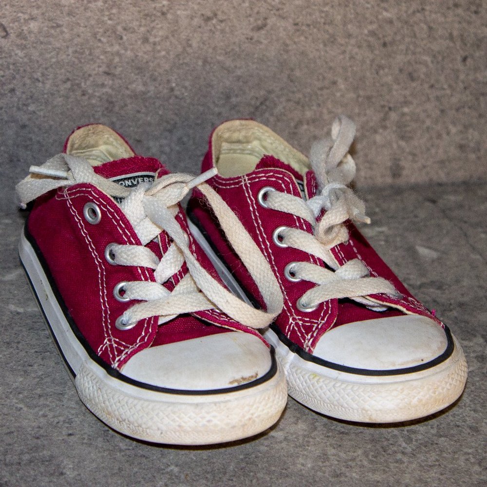 BURGUNDY/GARNET CONVERSE TODDLER SHOES